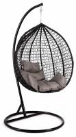 Кресло подвесное (mod. SC-001) с подушкой Металл/Искусственный ротанг, стойка:105х105х195см корзина:105х68х118см, стойка:черный,корзина:черн. Фото №1