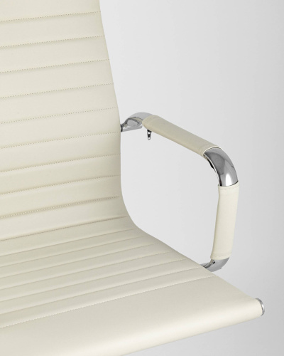 Кресло руководителя TopChairs City бежевое. Фото №10